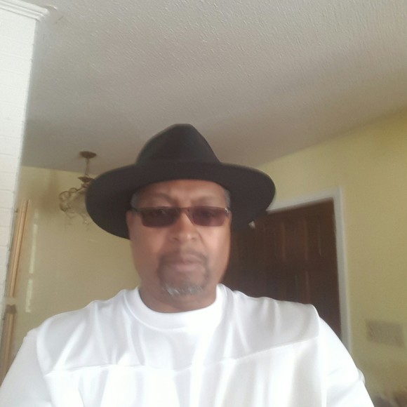 Profile Picture of Richard allen Largent (@r_largent) on Poshmark