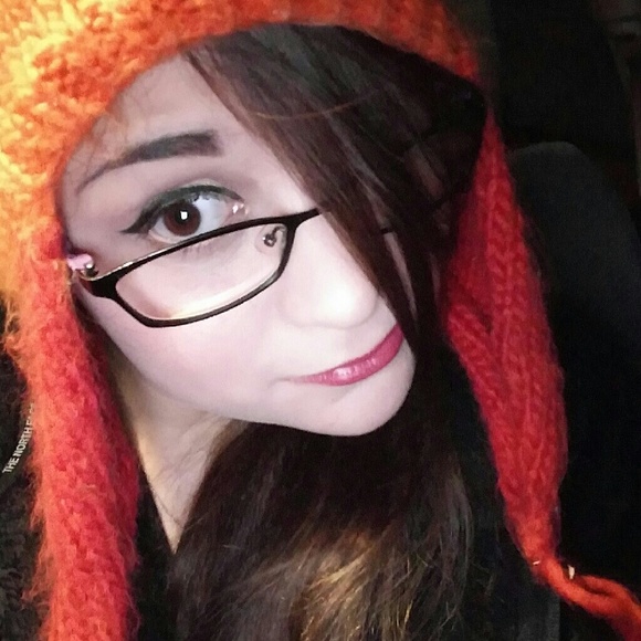 Profile Picture of Anya Hammerman (@veggielasanya) on Poshmark