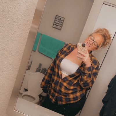 Profile Picture of Cori ✨ (@coriweber_) on Twitter