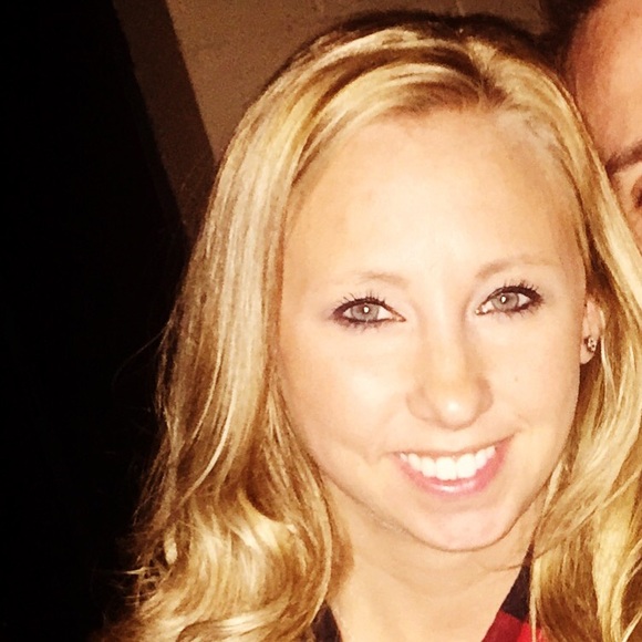 Profile Picture of Jacqueline Freeman (@jfreeman1404) on Poshmark