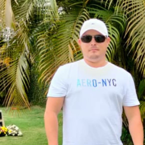 Profile Picture of Peter moises Cardenas salavarria (@petersmoises) on Poshmark