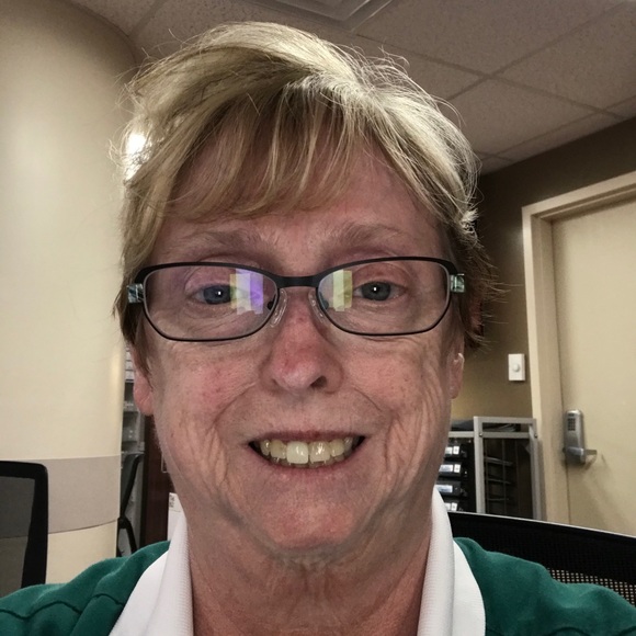 Profile Picture of Karen Schell (@karen_schell) on Poshmark