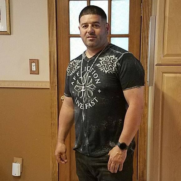 Profile Picture of David Rivera (@greeneyedavid1) on Poshmark