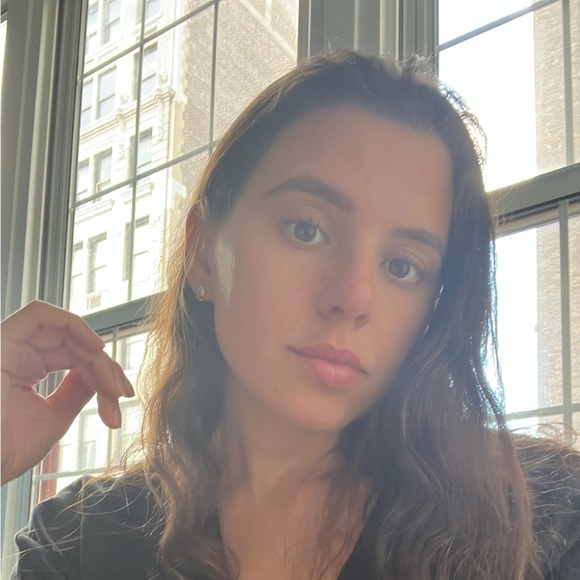 Profile Picture of Michaela Lefebvre (@michaelaflave) on Poshmark