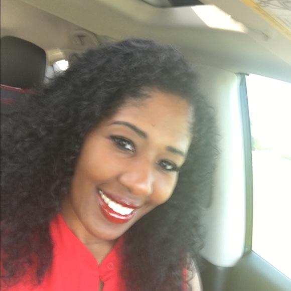 Profile Picture of Alexis Westbrook (@alexismrsateam) on Poshmark