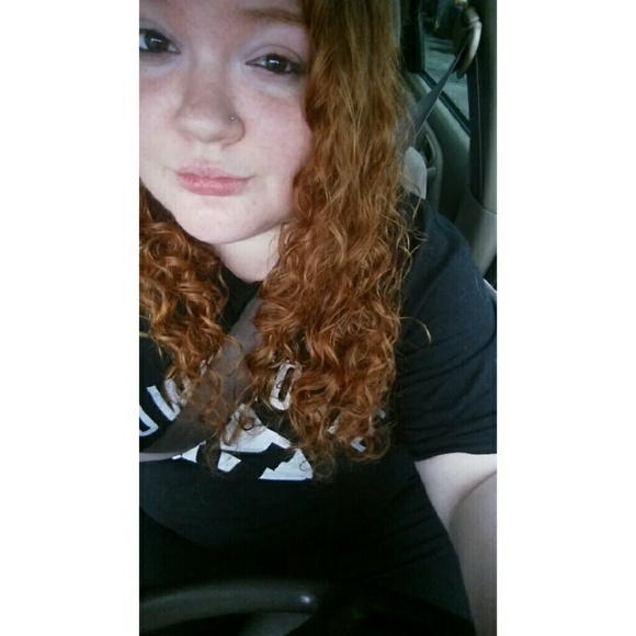 Profile Picture of Nichole Sierputowski (@sorryitsnichole) on Poshmark