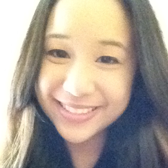 Profile Picture of Mylinh Tran (@missmylinh) on Poshmark