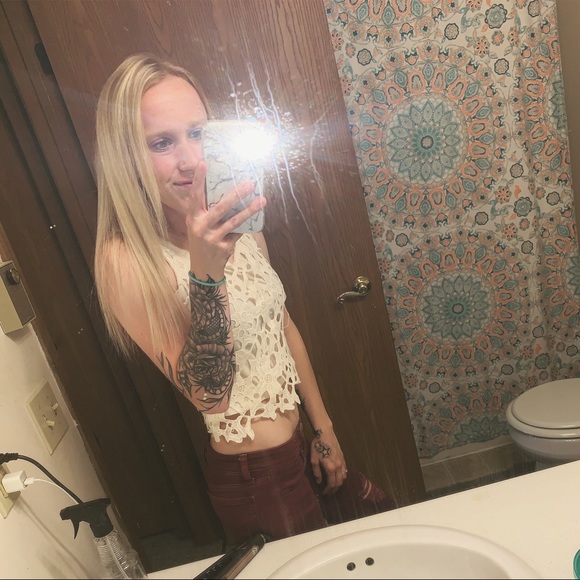 Profile Picture of Kersten Hartgerink (@kerstennjoo) on Poshmark