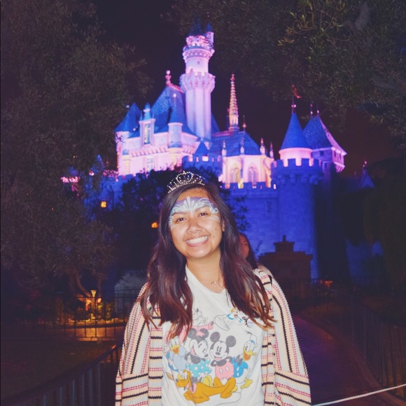 Profile Picture of Kaylie Nguyen (@kaylie_nguyen) on Poshmark