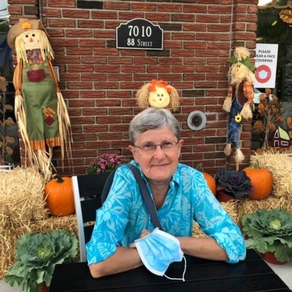 Profile Picture of Jadwiga Bartoszek (@bart180652) on Poshmark