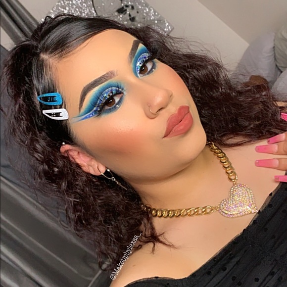 Profile Picture of Alexa Gomez (@lexaacx_13) on Poshmark