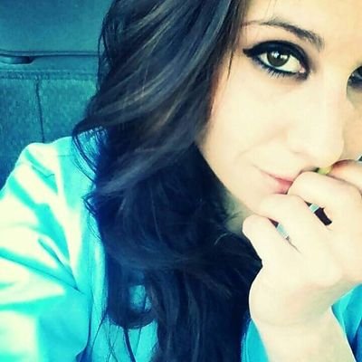 Profile Picture of Mandi Henault (@Twitch1015) on Twitter