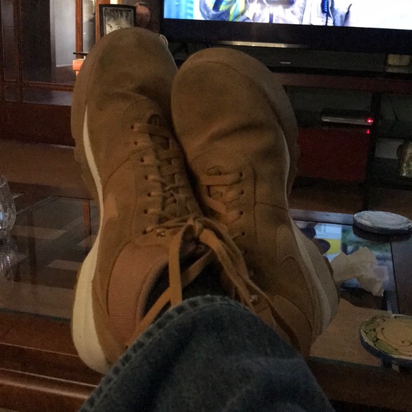 Profile Picture of Tim Monroe (@mallydog) on Poshmark