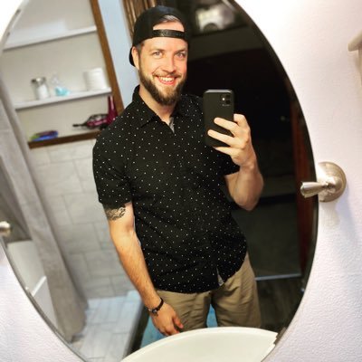 Profile Picture of Noah Howard (@noahzark93) on Twitter