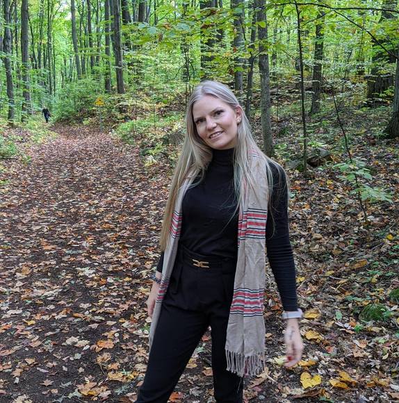 Profile Picture of Anabelle Gagnon-leclair (@anabelle246) on Poshmark