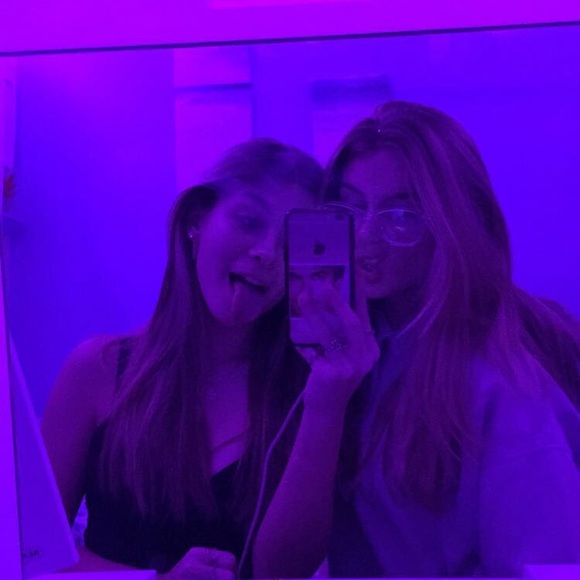 Profile Picture of Jianna Foster (@jiannafosterrr) on Poshmark