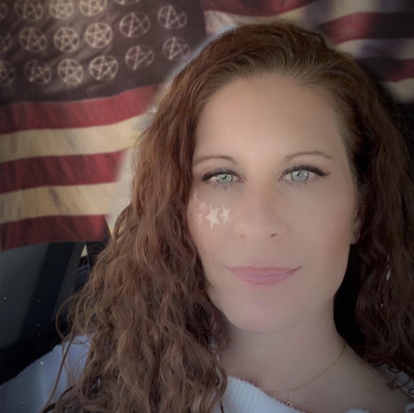 Profile Picture of Jenny Skipworth (@jennyskip) on Poshmark