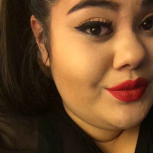 Profile Picture of Brandi Poyer (@brandimaina) on Poshmark