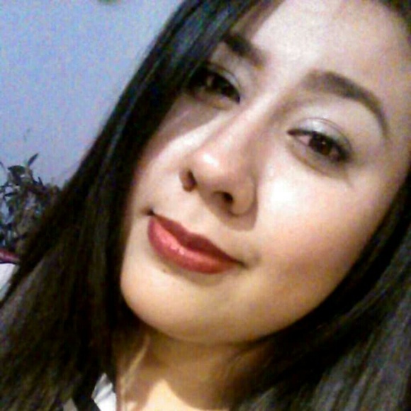 Profile Picture of Samantha Hastings (@samanthah23) on Poshmark