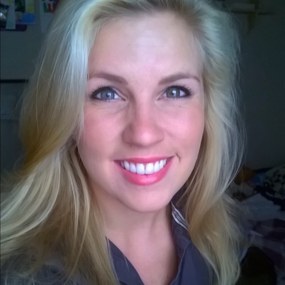 Profile Picture of Stephanie Bielss (@sbielss) on Poshmark