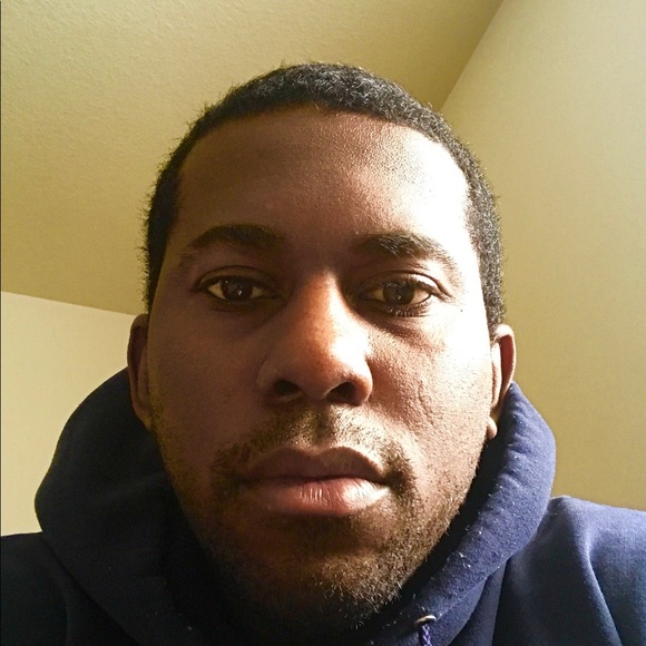 Profile Picture of Harold Martin (@kingcozy) on Poshmark