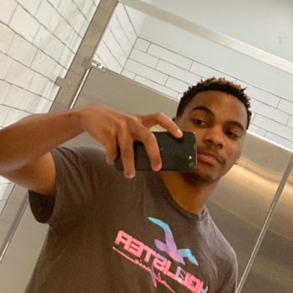 Profile Picture of Jarod Manning (@jmann3401) on Poshmark