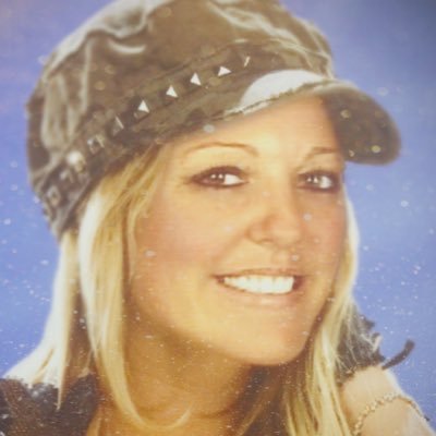 Profile Picture of Lisa Butterfield (@LisaButterfiel) on Twitter