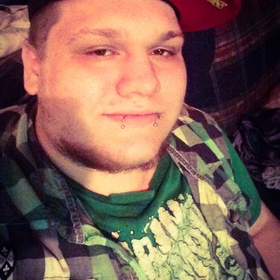 Profile Picture of Brandon Holcomb (@brandondhytube) on Twitter