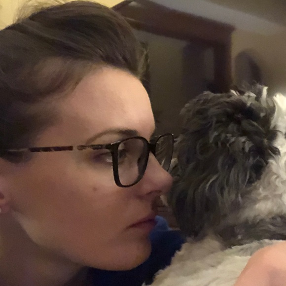 Profile Picture of Lauren Pelczynski (@laurpel) on Poshmark