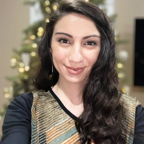 Profile Picture of Astghik Sakanyan (@astrik9107) on Poshmark