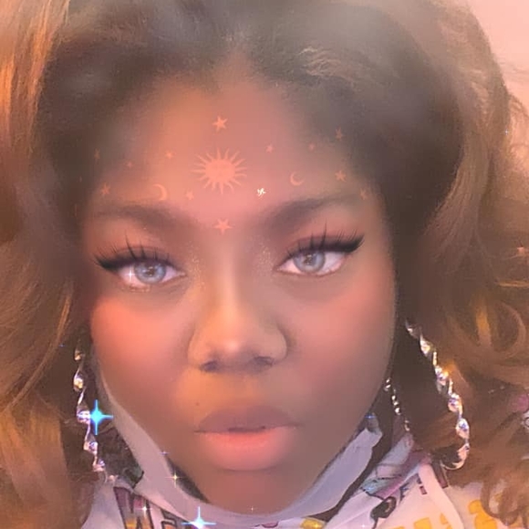 Profile Picture of Ke-yana Poteat (@keyana) on Poshmark