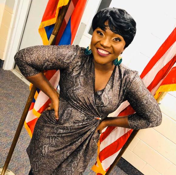 Profile Picture of Merthide Alexis romain (@merthide_alexis) on Poshmark