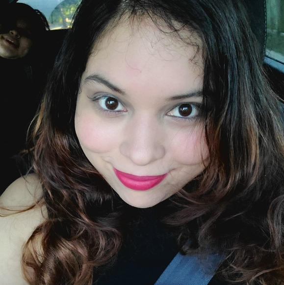 Profile Picture of Danielle Vanorman (@fairy_rogue) on Poshmark