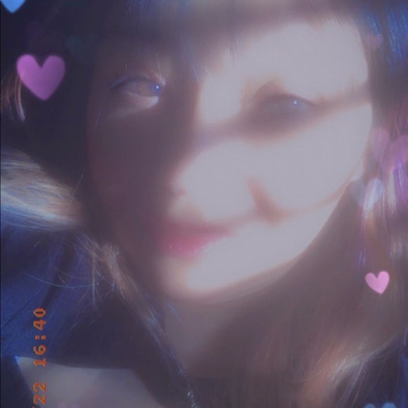 Profile Picture of Albina Gonzalez (@albinagonzal669) on Poshmark