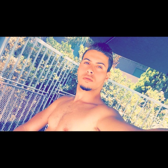 Profile Picture of Roman Romani (@rome122) on Poshmark