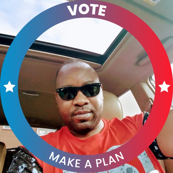 Profile Picture of Freka Makula (@kawfred) on Poshmark