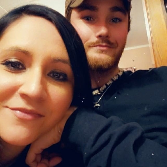 Profile Picture of Danielle Rivers (@danirivers17) on Poshmark