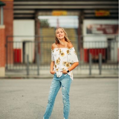 Profile Picture of Alexa Rowe (@AlexaRowe19) on Twitter
