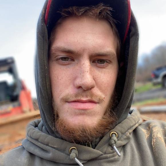 Profile Picture of Christopher Dove (@cdove10033073) on Poshmark