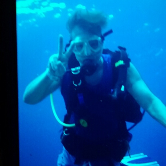 Profile Picture of Curtis Sandy (@curtbs) on Poshmark