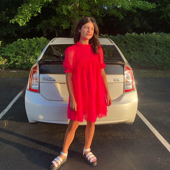 Profile Picture of Mady Sadinsky (@mwhoa) on Poshmark