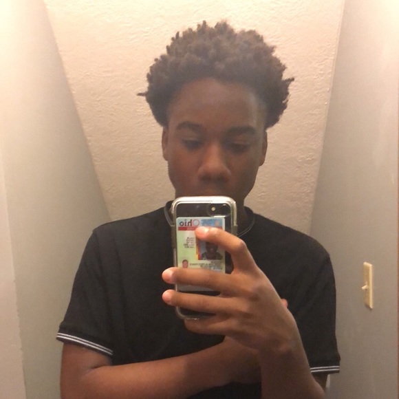 Profile Picture of Dedie Adissem (@dadissem) on Poshmark