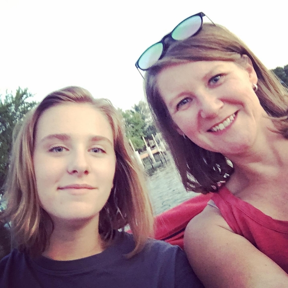 Profile Picture of Mindy Irvine (@mirvine06) on Poshmark