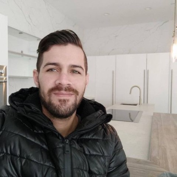 Profile Picture of Guillermo Daniel (@guillermodan721) on Poshmark