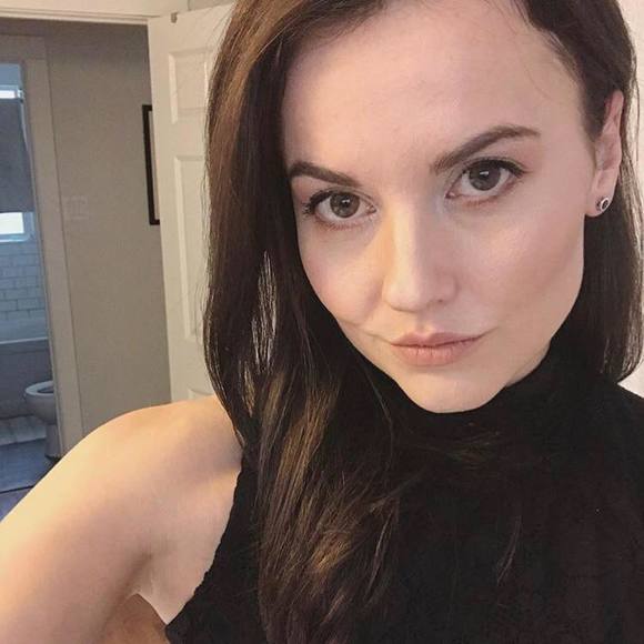 Profile Picture of Sarah Zacharias (@sarahzachari800) on Poshmark