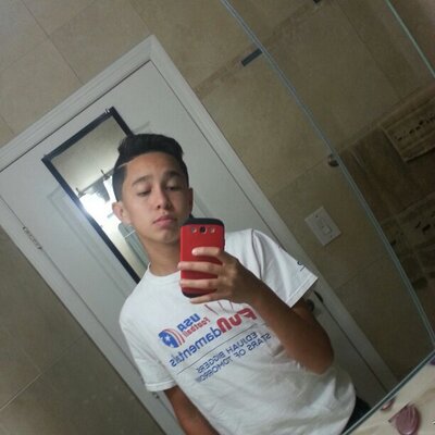 Profile Picture of Adrian Rivas (@adrianrivas1710) on Twitter