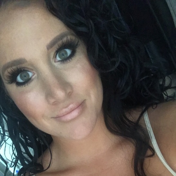 Profile Picture of Milan Grosser (@wanzie3000) on Poshmark