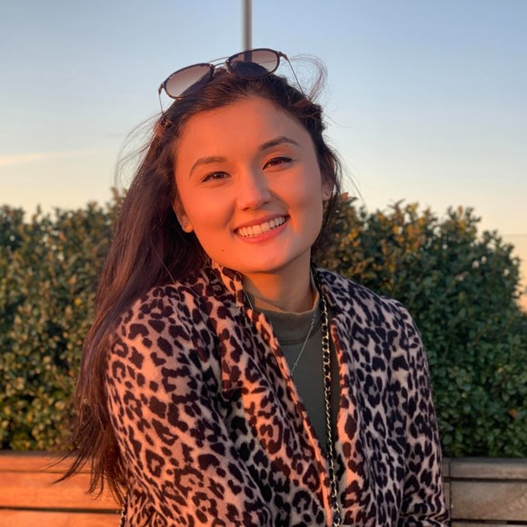 Profile Picture of Melaina Rapisarda (@melainarap_3) on Poshmark