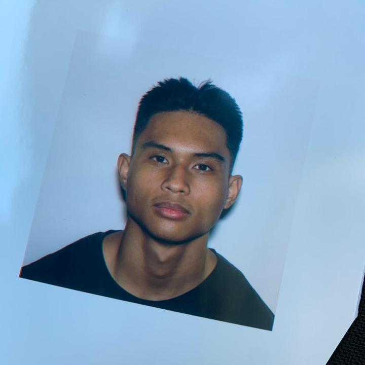 Profile Picture of Aaron Fronda (@aaronlikesclothes) on Tiktok