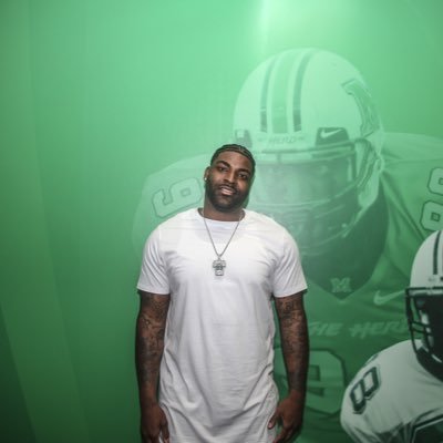 Profile Picture of Vinny Curry (@MrGetFlee99) on Twitter